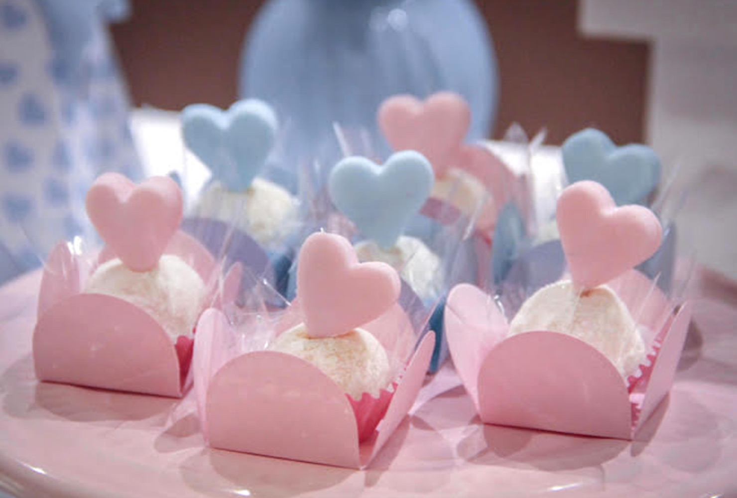 baby shower food bluepink heart cupcakes