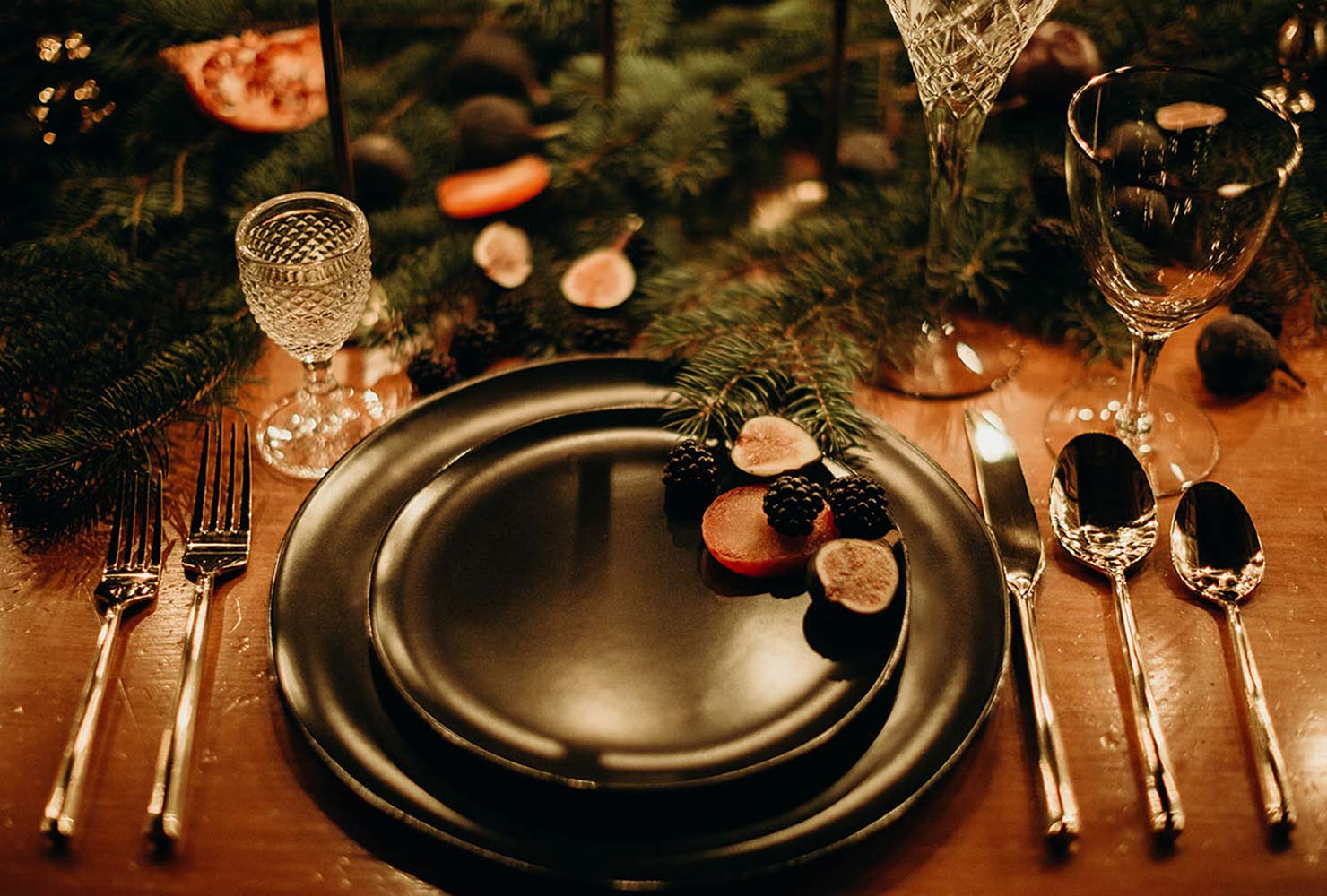 pink and black wedding christmastime tablescape