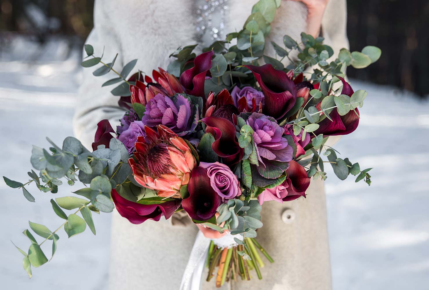 Свадебный букет зимний пурпурный