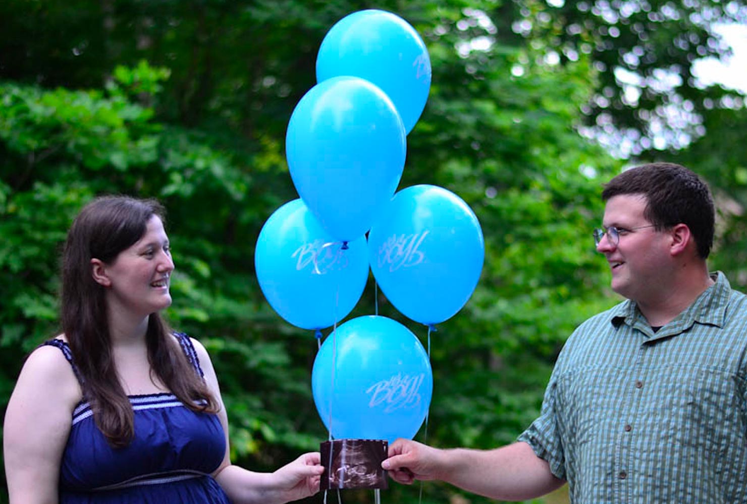 gender reveal ideas blue balloons 