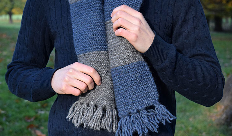 10th wedding anniversary gift ideas blue knit scarf