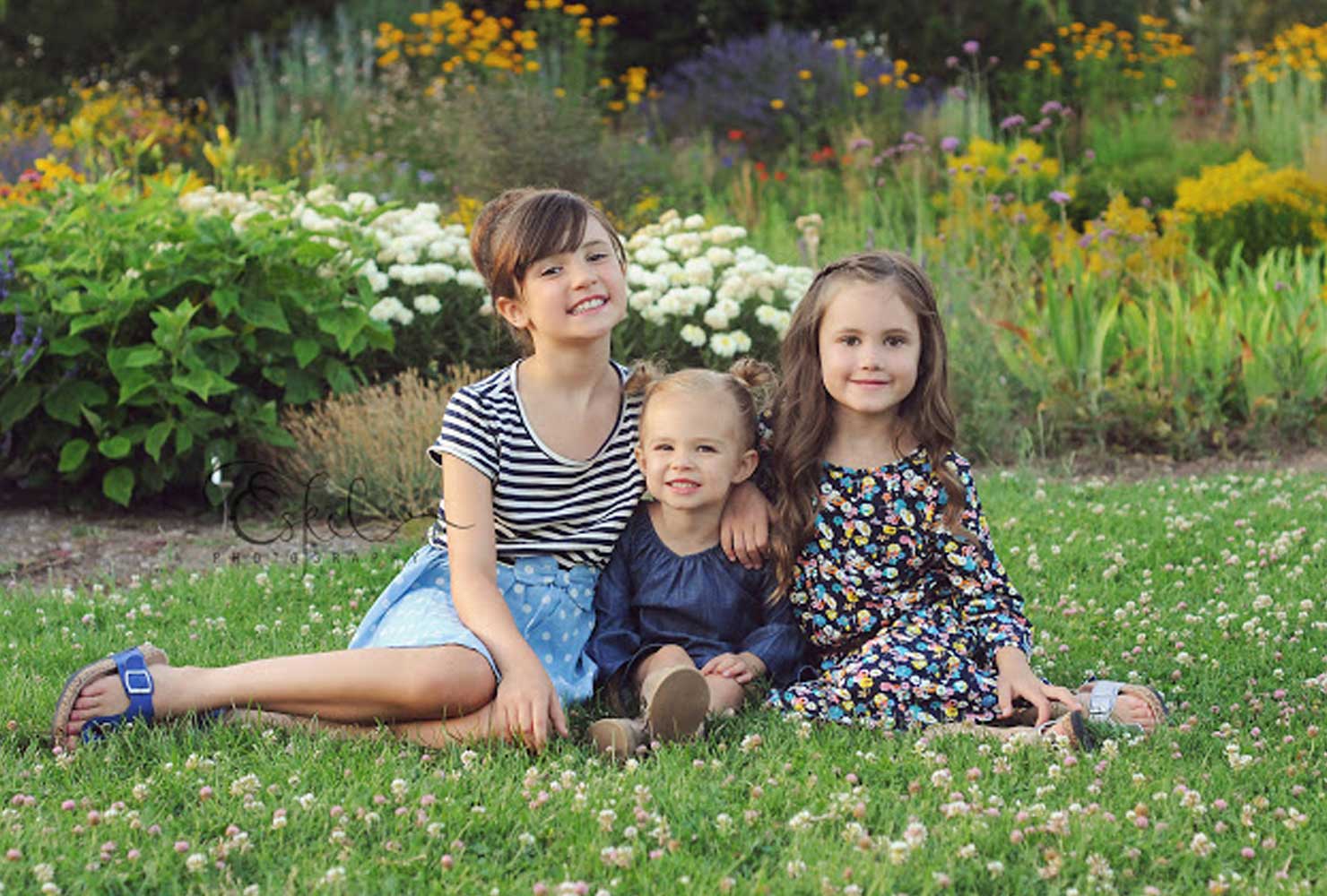 sibling photo ideas three children