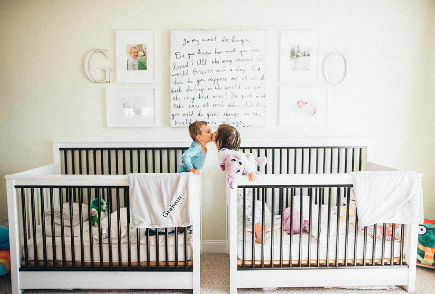 sibling photo ideas two cribs