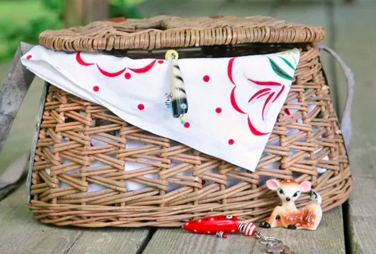 retirement gift ideas picnic basket