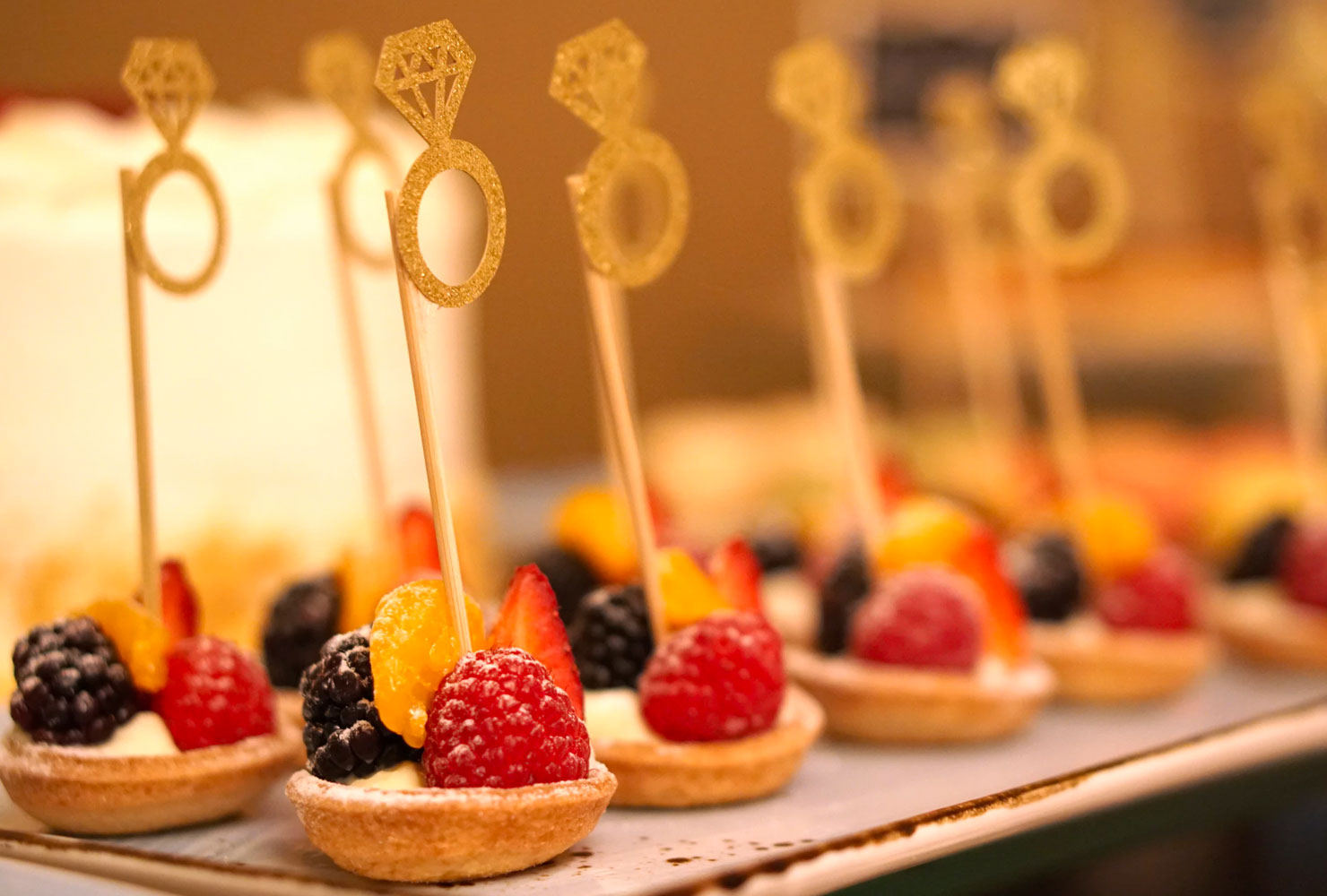 black and gold wedding pastry 